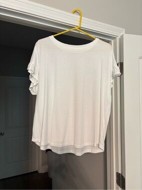 crown & ivy White Ruffle Sleeve Crewneck Top